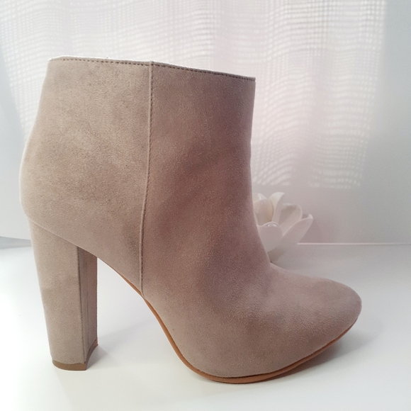 Torrid Taupe Faux Suede High Heels Bootie 9.5W - Picture 4 of 11
